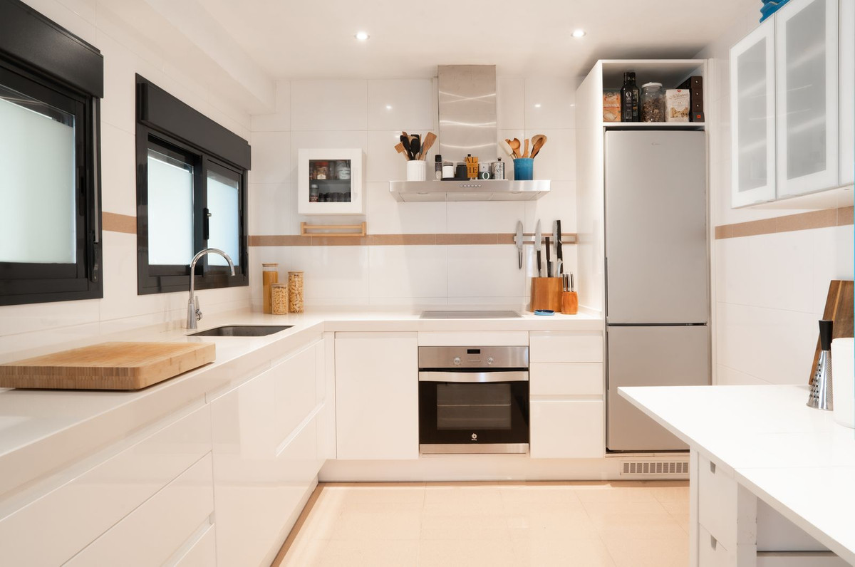 2 Bed Apartment for sale in Estepona Costa Del Sol, Málaga, Spain