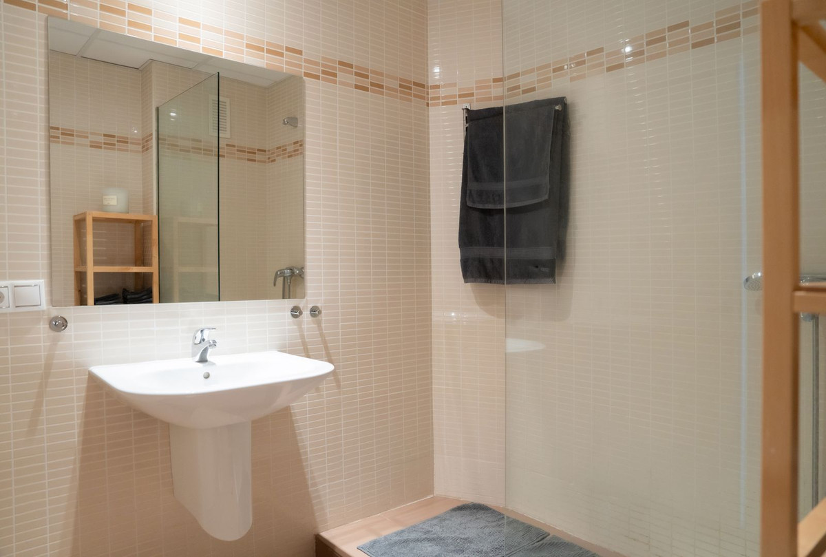2 Bed Apartment for sale in Estepona Costa Del Sol, Málaga, Spain