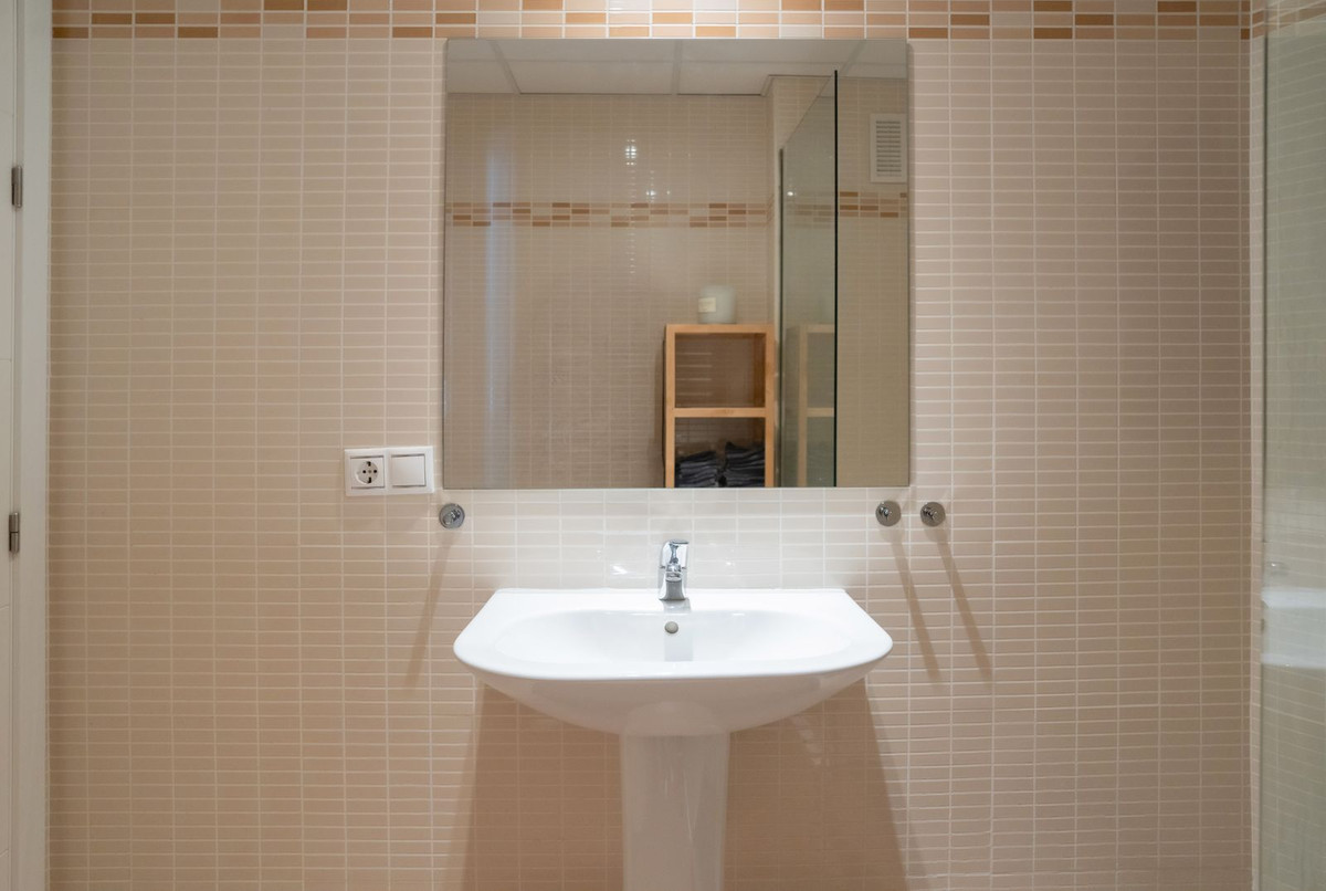 2 Bed Apartment for sale in Estepona Costa Del Sol, Málaga, Spain