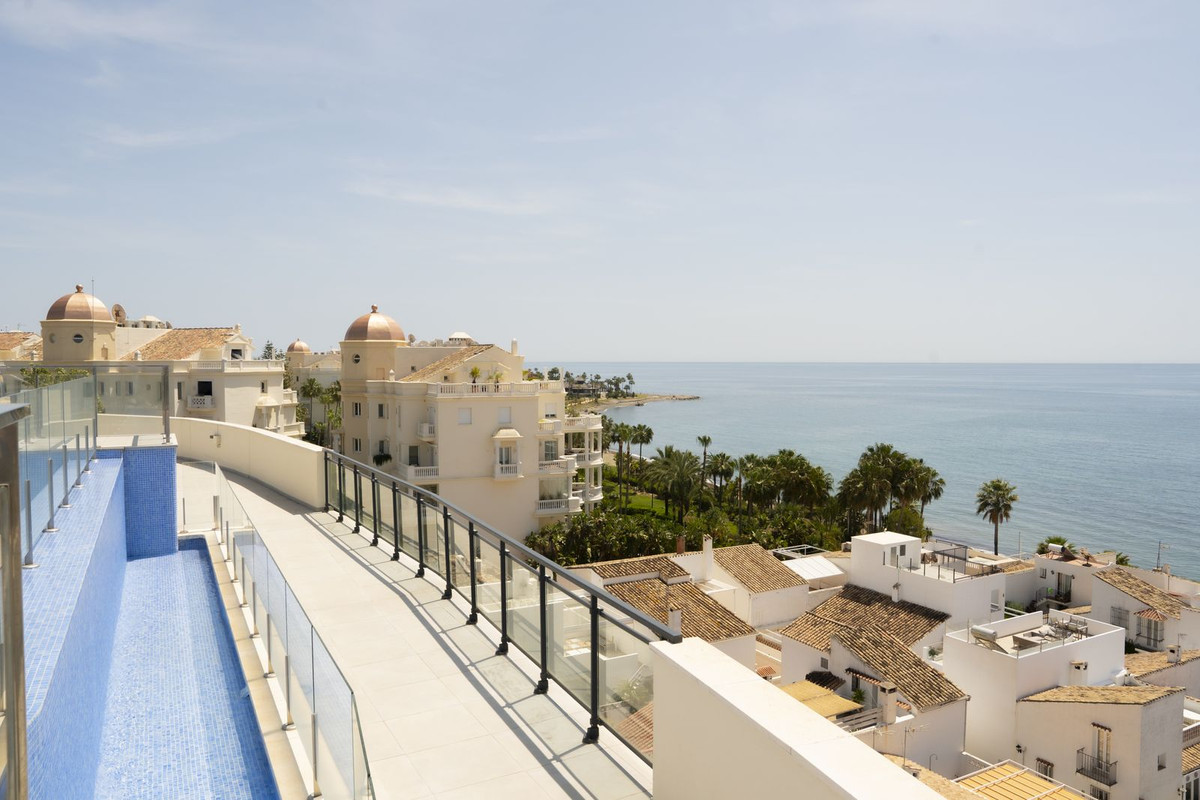 2 Bed Apartment for sale in Estepona Costa Del Sol, Málaga, Spain