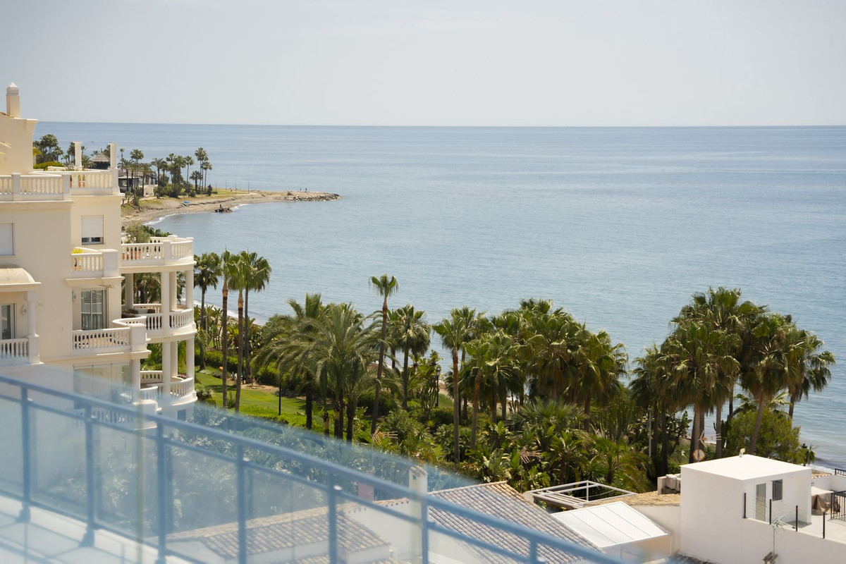 2 Bed Apartment for sale in Estepona Costa Del Sol, Málaga, Spain