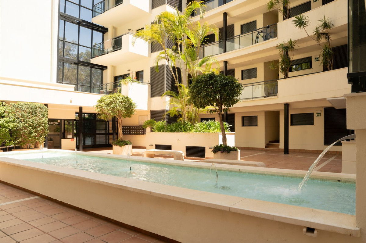 2 Bed Apartment for sale in Estepona Costa Del Sol, Málaga, Spain