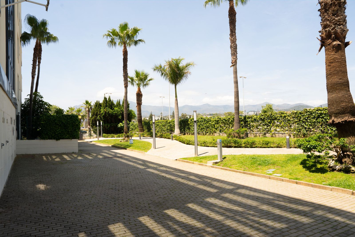 2 Bed Apartment for sale in Estepona Costa Del Sol, Málaga, Spain