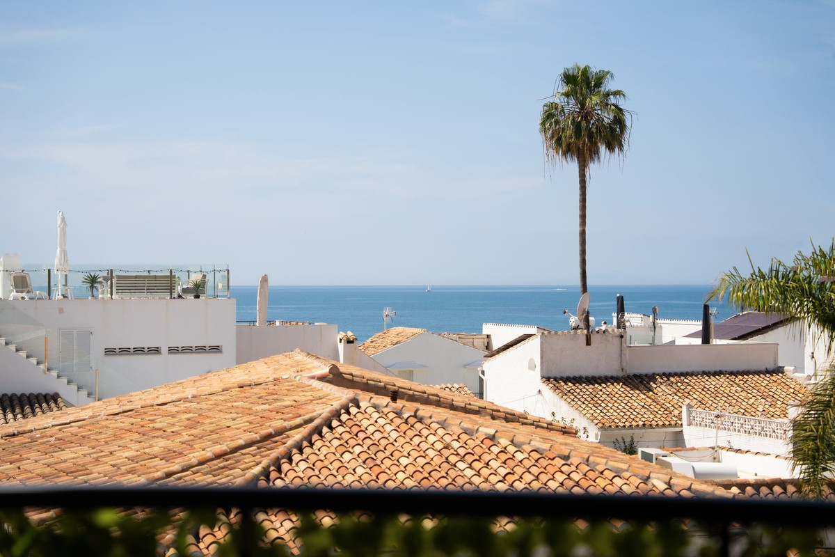 2 Bed Apartment for sale in Estepona Costa Del Sol, Málaga, Spain