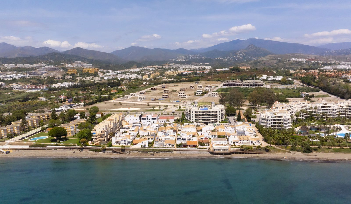 2 Bed Apartment for sale in Estepona Costa Del Sol, Málaga, Spain
