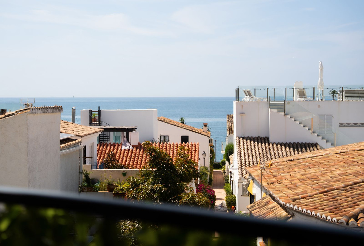 2 Bed Apartment for sale in Estepona Costa Del Sol, Málaga, Spain