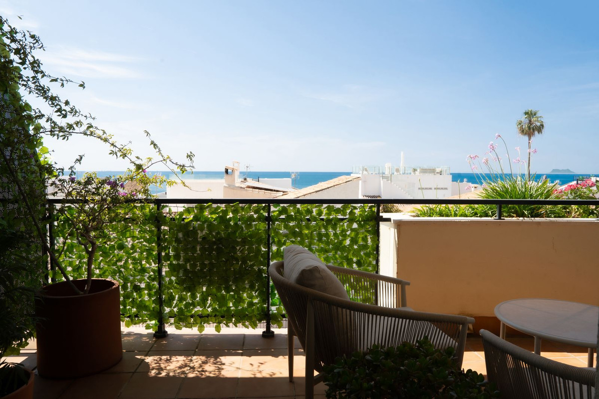 2 Bed Apartment for sale in Estepona Costa Del Sol, Málaga, Spain