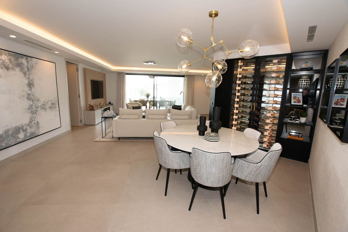3 Bed Apartment for sale in Puerto Banús Costa Del Sol, Málaga, Spain