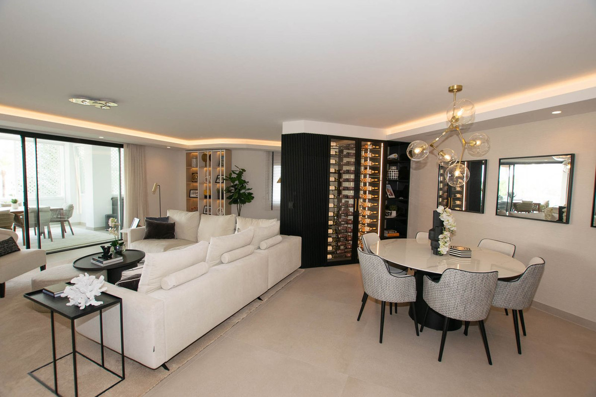 3 Bed Apartment for sale in Puerto Banús Costa Del Sol, Málaga, Spain