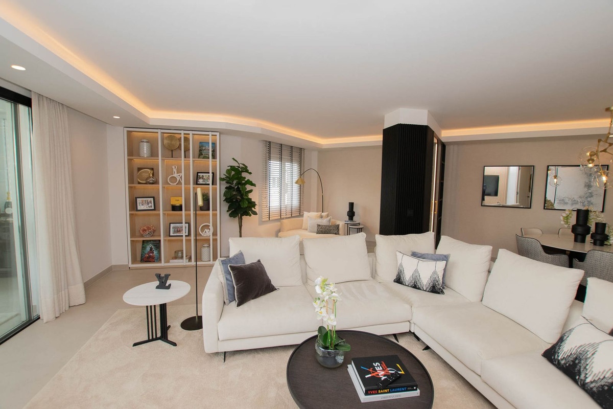 3 Bed Apartment for sale in Puerto Banús Costa Del Sol, Málaga, Spain