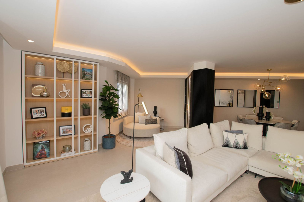 3 Bed Apartment for sale in Puerto Banús Costa Del Sol, Málaga, Spain