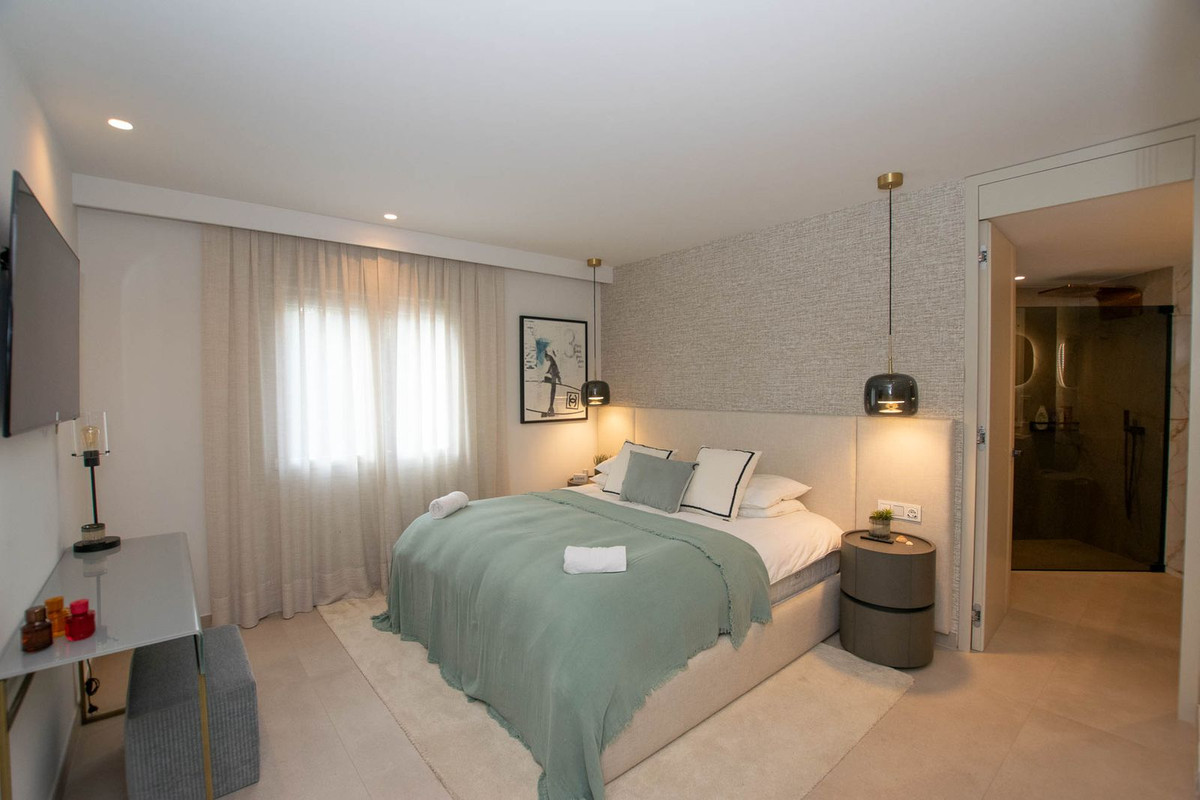 3 Bed Apartment for sale in Puerto Banús Costa Del Sol, Málaga, Spain