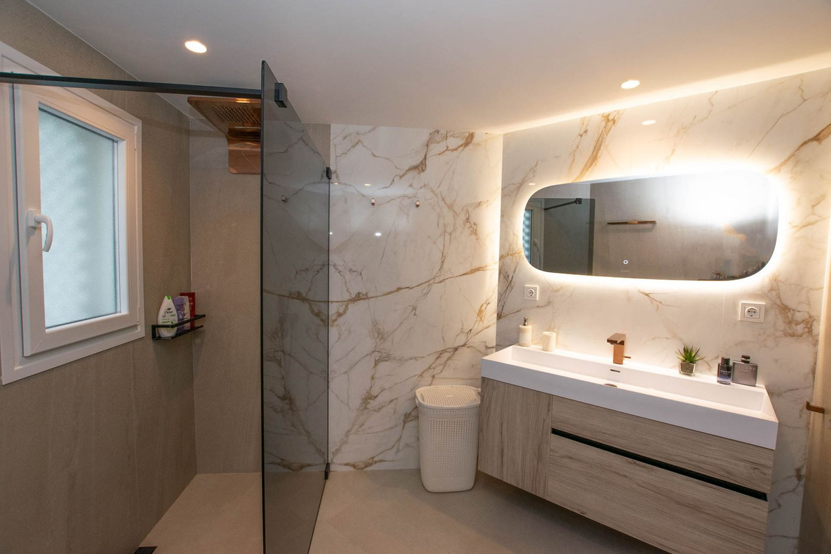 3 Bed Apartment for sale in Puerto Banús Costa Del Sol, Málaga, Spain