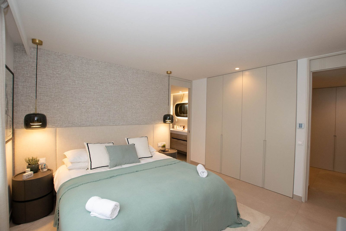 3 Bed Apartment for sale in Puerto Banús Costa Del Sol, Málaga, Spain