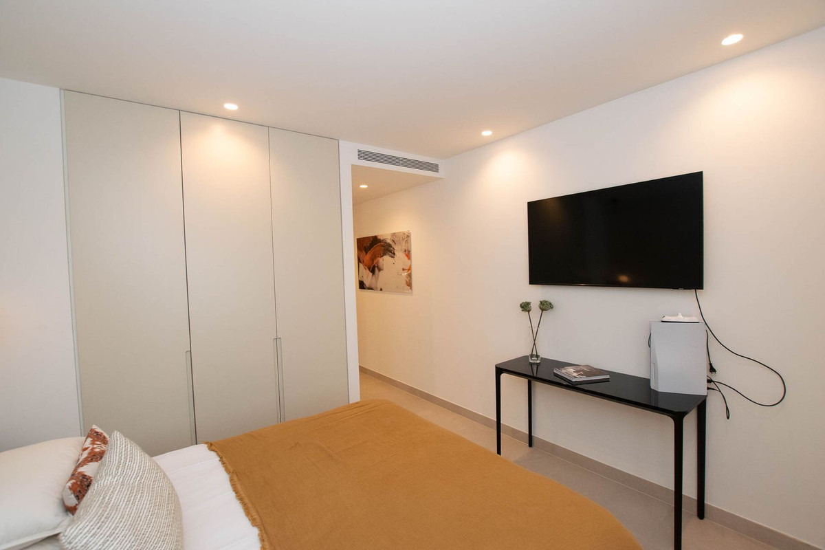 3 Bed Apartment for sale in Puerto Banús Costa Del Sol, Málaga, Spain