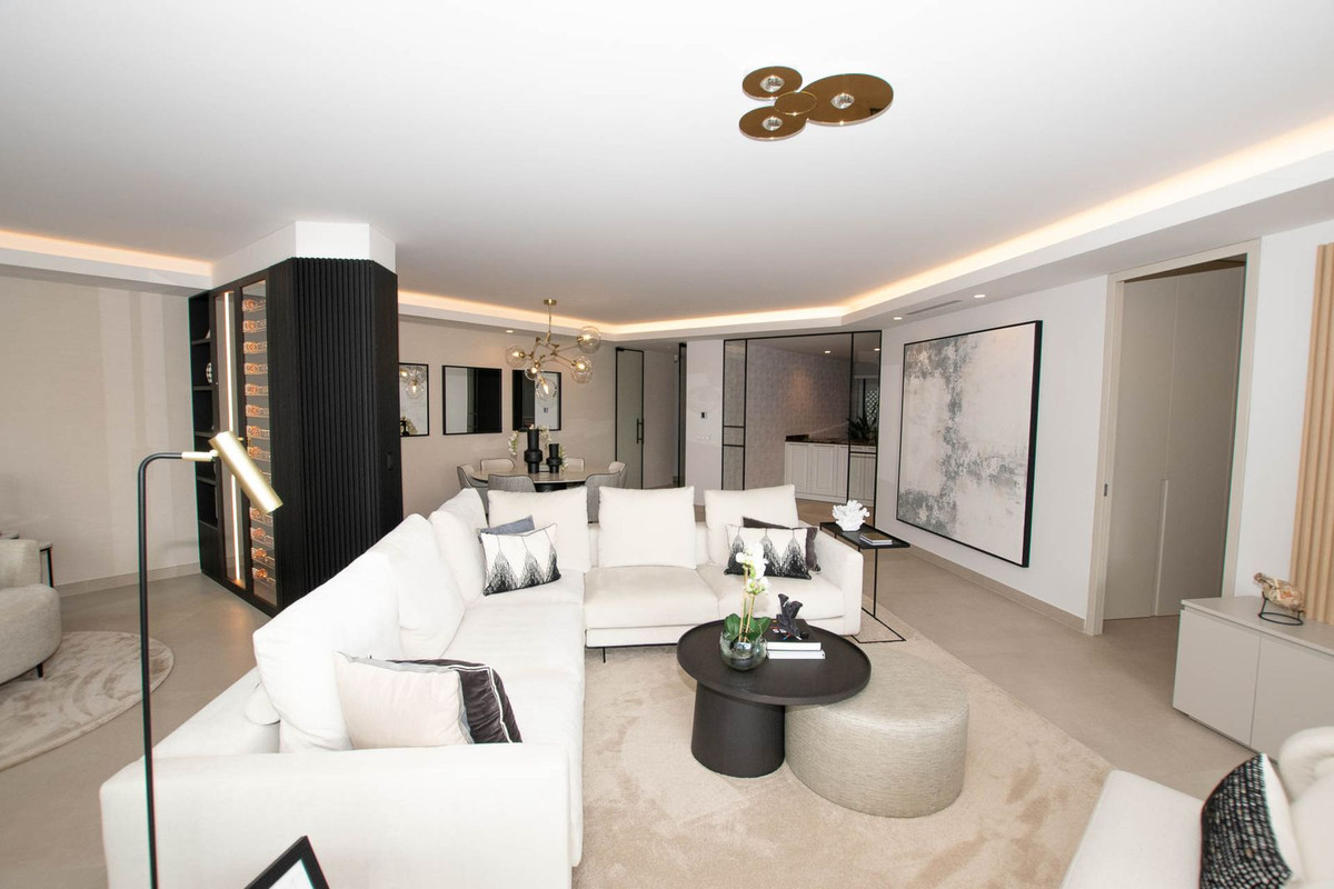 3 Bed Apartment for sale in Puerto Banús Costa Del Sol, Málaga, Spain