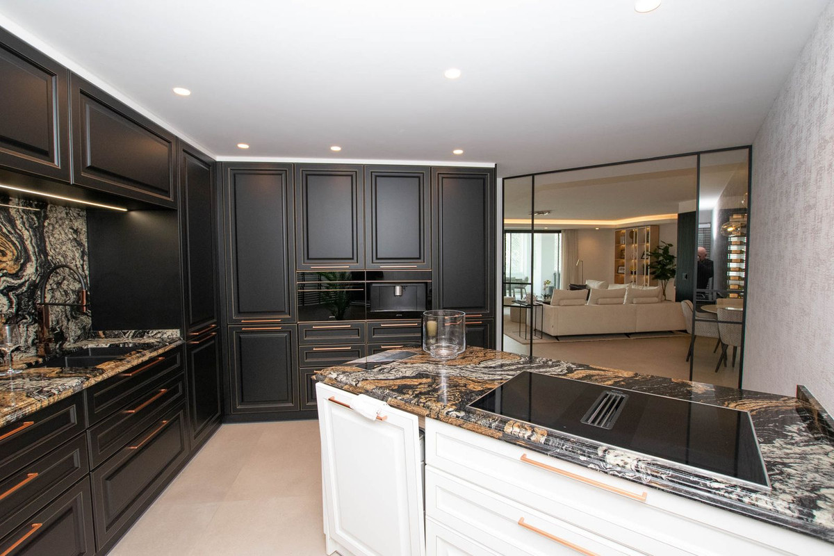 3 Bed Apartment for sale in Puerto Banús Costa Del Sol, Málaga, Spain