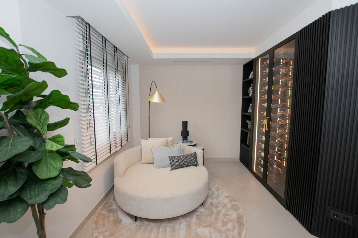 3 Bed Apartment for sale in Puerto Banús Costa Del Sol, Málaga, Spain