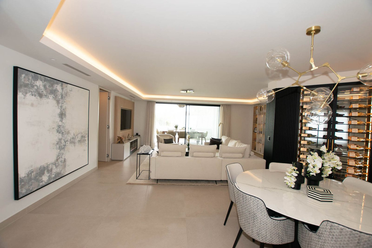 3 Bed Apartment for sale in Puerto Banús Costa Del Sol, Málaga, Spain