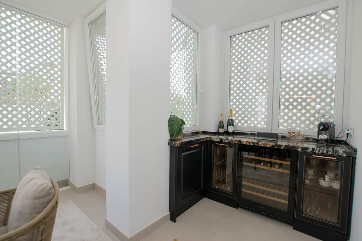 3 Bed Apartment for sale in Puerto Banús Costa Del Sol, Málaga, Spain