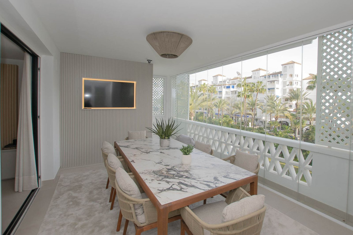 3 Bed Apartment for sale in Puerto Banús Costa Del Sol, Málaga, Spain