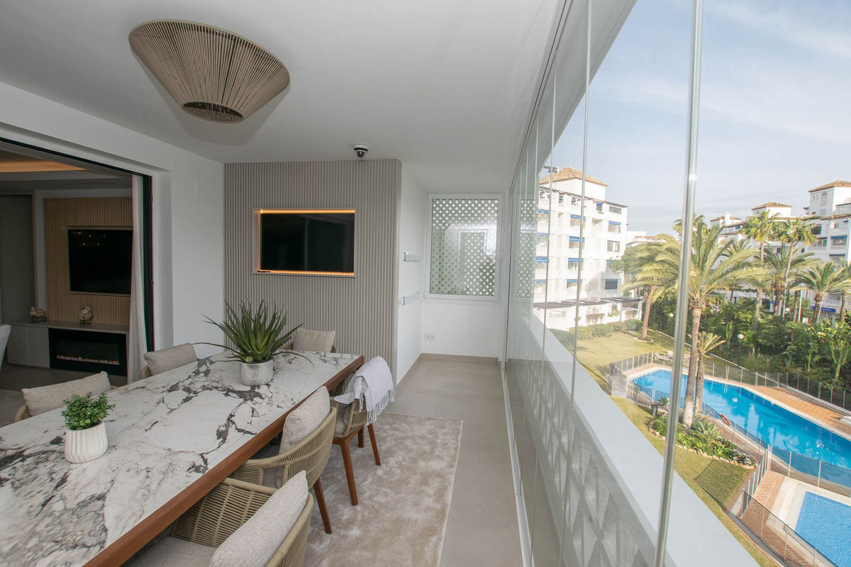 3 Bed Apartment for sale in Puerto Banús Costa Del Sol, Málaga, Spain