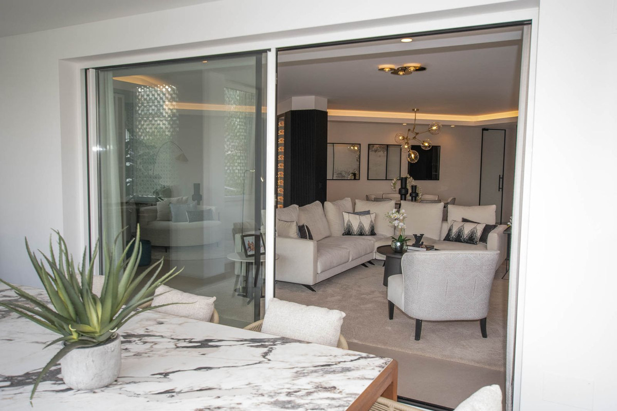 3 Bed Apartment for sale in Puerto Banús Costa Del Sol, Málaga, Spain