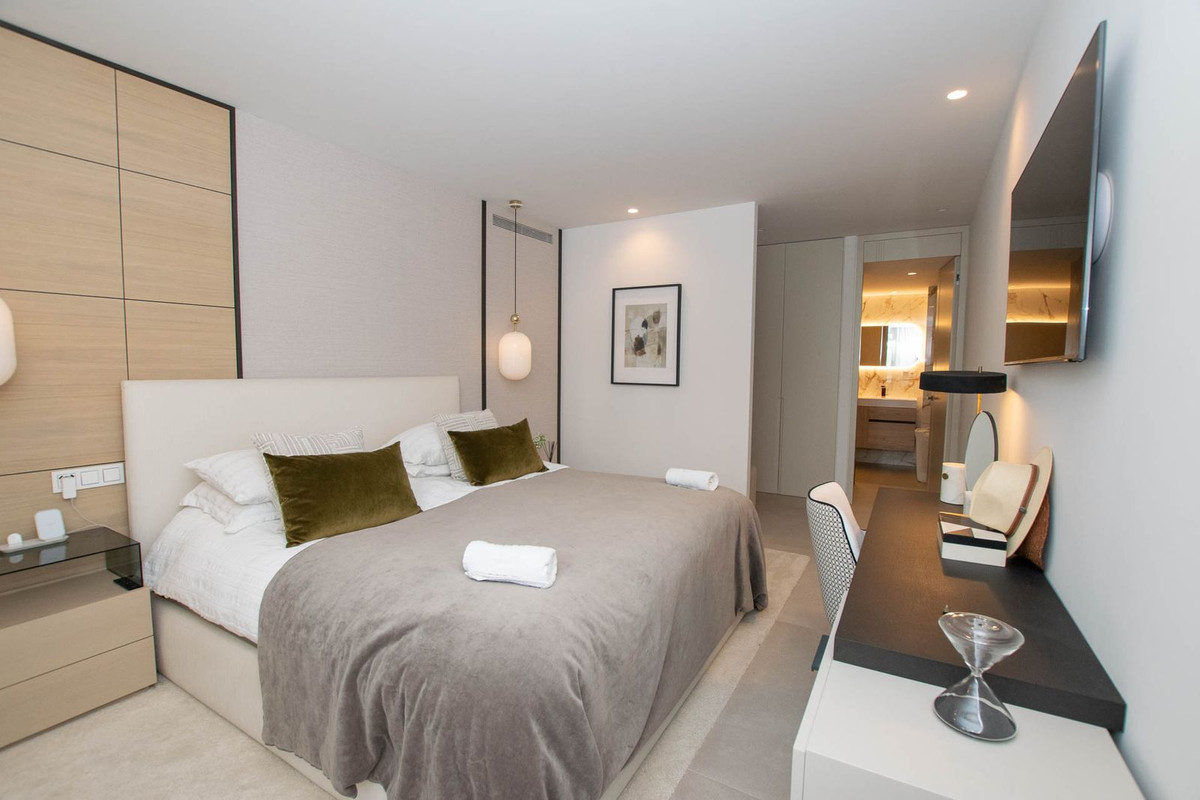 3 Bed Apartment for sale in Puerto Banús Costa Del Sol, Málaga, Spain