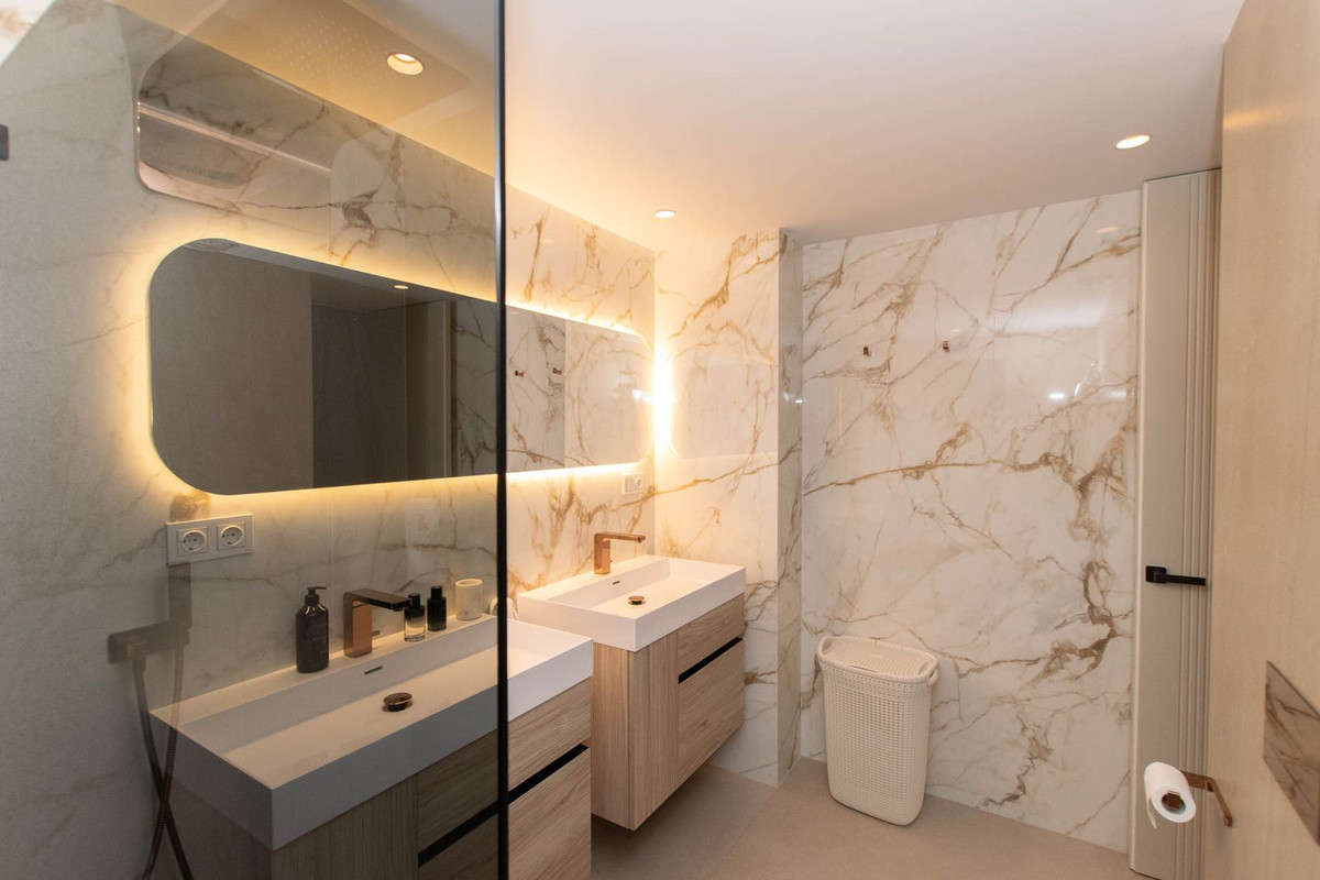 3 Bed Apartment for sale in Puerto Banús Costa Del Sol, Málaga, Spain