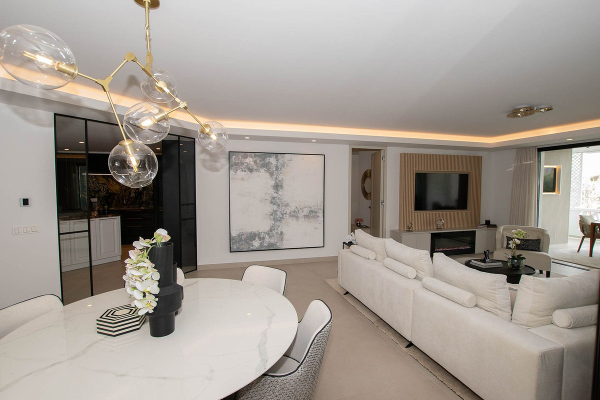 3 Bed Apartment for sale in Puerto Banús Costa Del Sol, Málaga, Spain