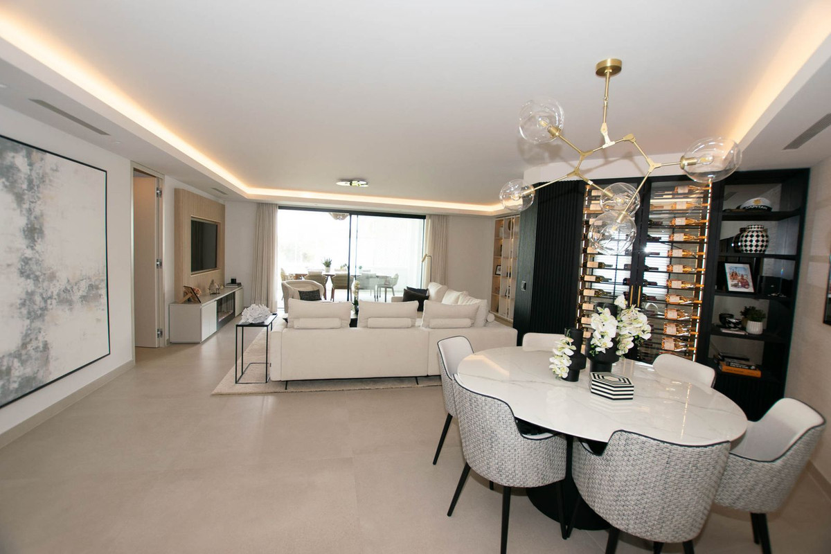 3 Bed Apartment for sale in Puerto Banús Costa Del Sol, Málaga, Spain