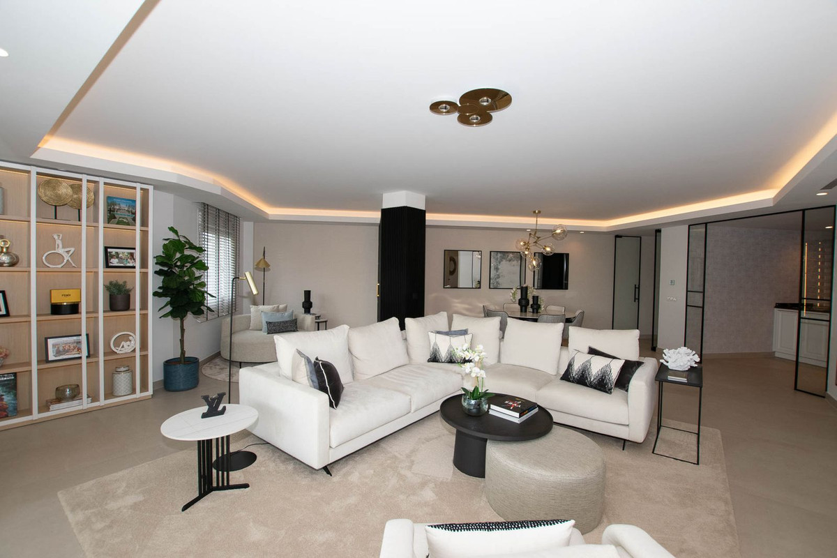 3 Bed Apartment for sale in Puerto Banús Costa Del Sol, Málaga, Spain