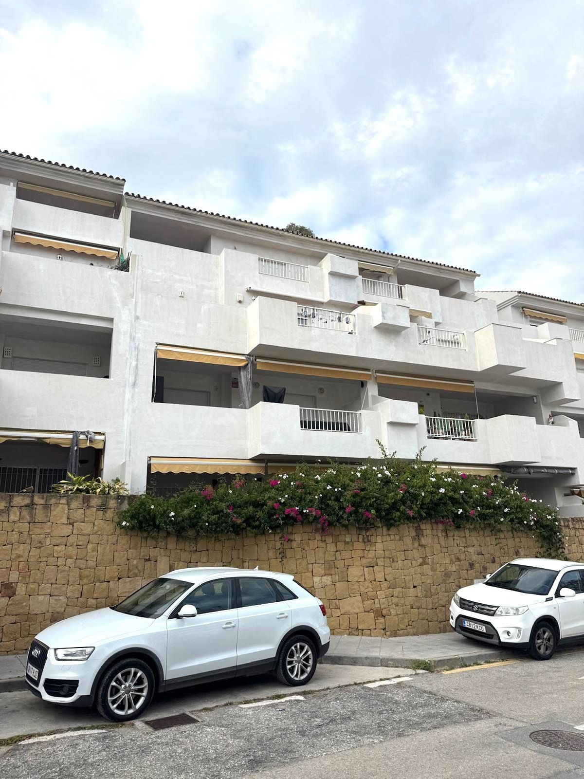 2 Bed Apartment for sale in The Golden Mile Costa Del Sol, Málaga, Spain