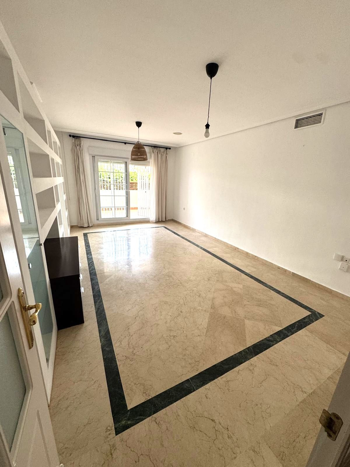 2 Bed Apartment for sale in The Golden Mile Costa Del Sol, Málaga, Spain