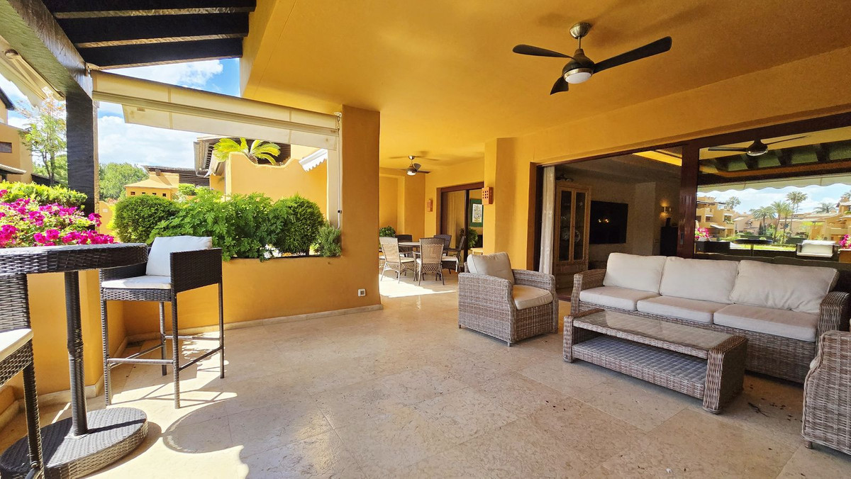 3 Bed Apartment for sale in Estepona Costa Del Sol, Málaga, Spain