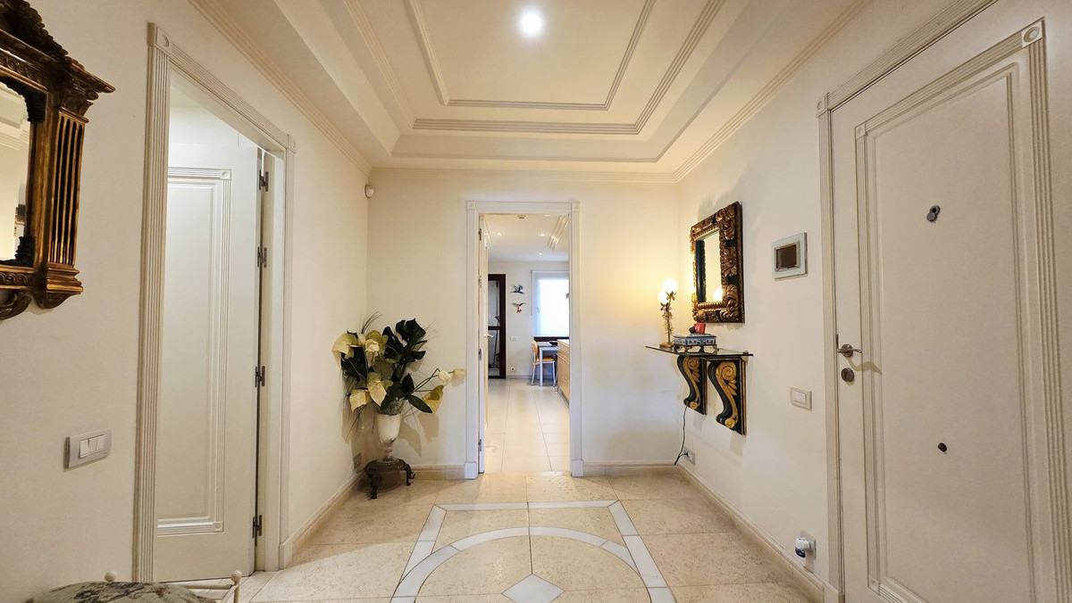 3 Bed Apartment for sale in Estepona Costa Del Sol, Málaga, Spain