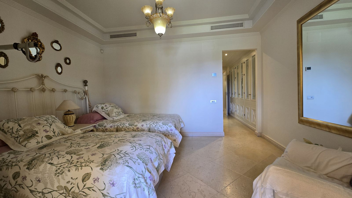 3 Bed Apartment for sale in Estepona Costa Del Sol, Málaga, Spain