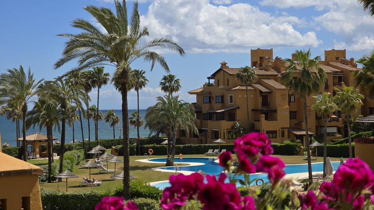 3 Bed Apartment for sale in Estepona Costa Del Sol, Málaga, Spain