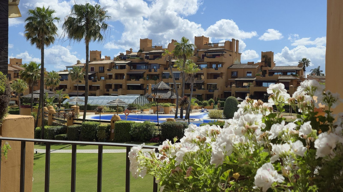 3 Bed Apartment for sale in Estepona Costa Del Sol, Málaga, Spain