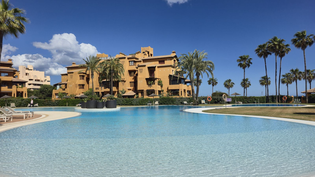 3 Bed Apartment for sale in Estepona Costa Del Sol, Málaga, Spain