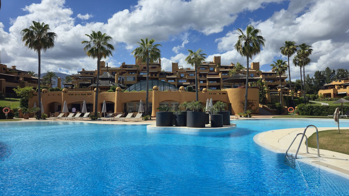 3 Bed Apartment for sale in Estepona Costa Del Sol, Málaga, Spain