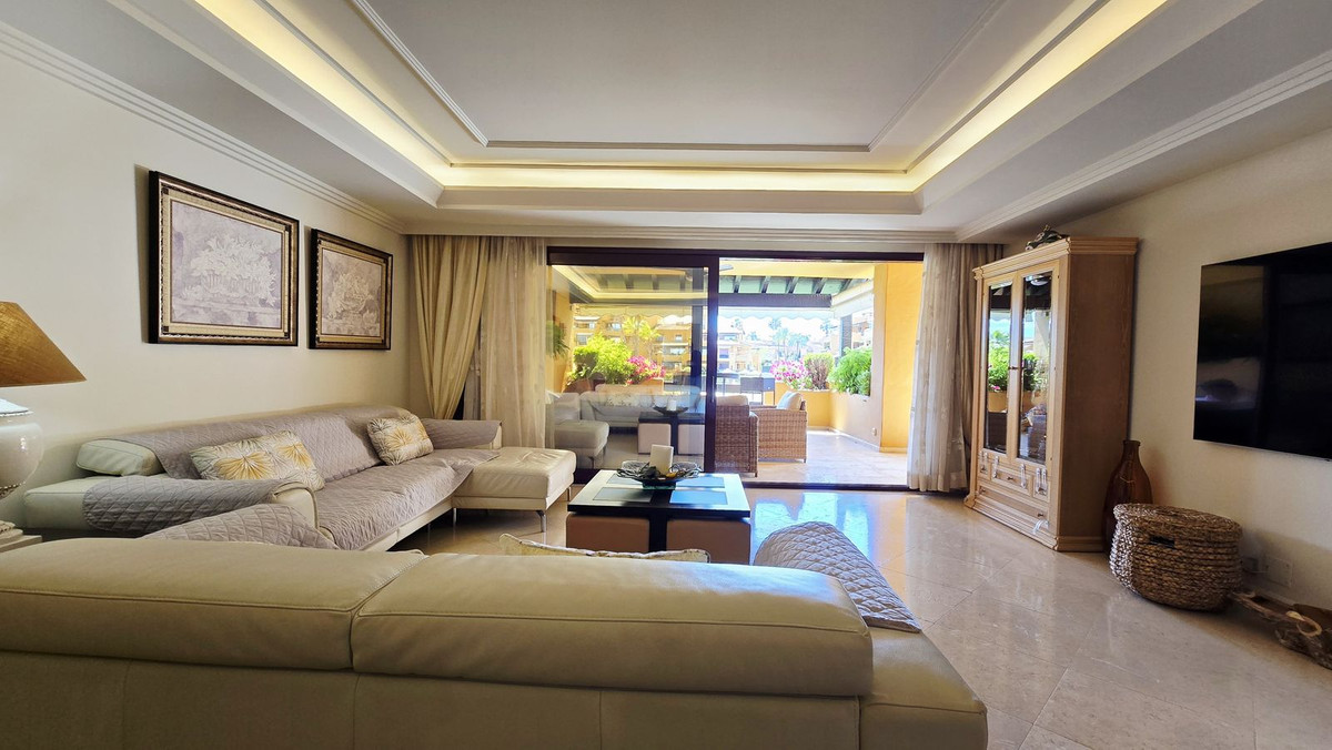 3 Bed Apartment for sale in Estepona Costa Del Sol, Málaga, Spain