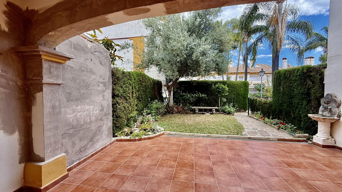 4 Bed Townhouse for sale in Puerto Banús Costa Del Sol, Málaga, Spain