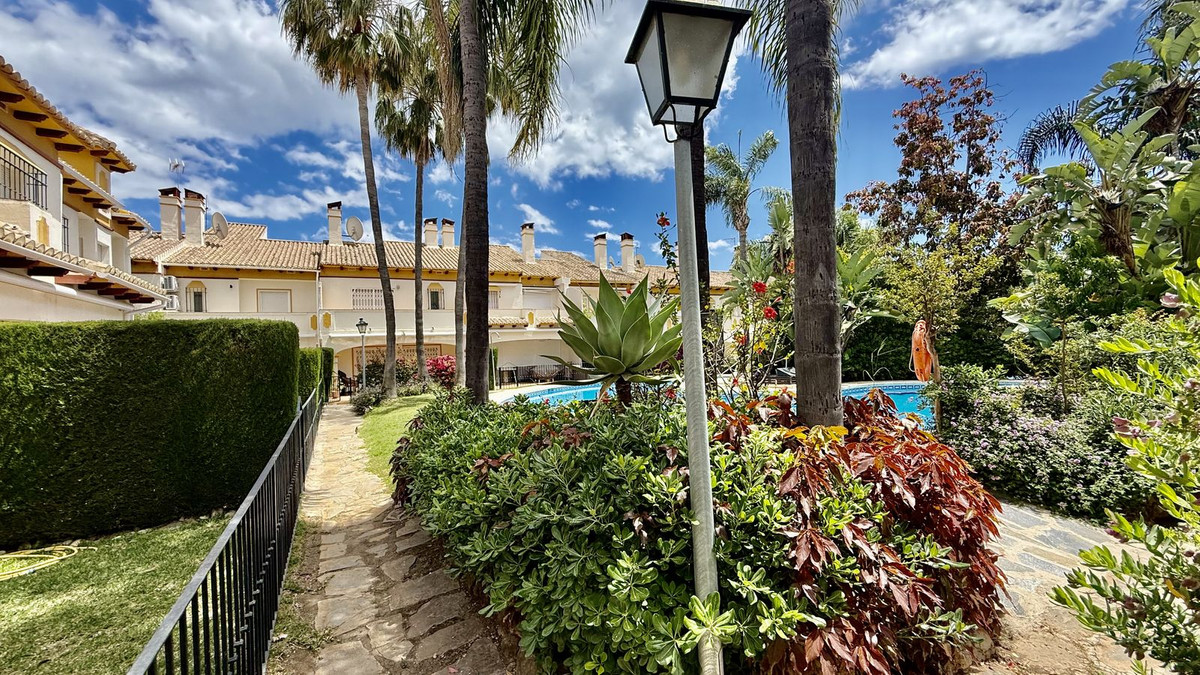 4 Bed Townhouse for sale in Puerto Banús Costa Del Sol, Málaga, Spain