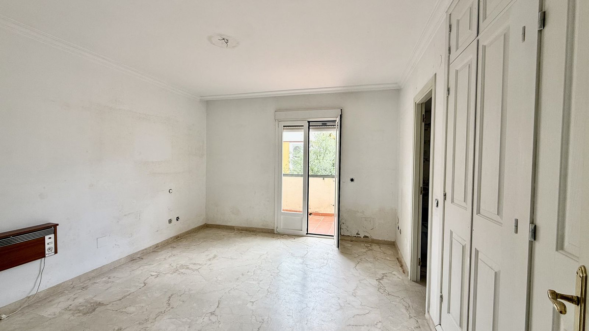 4 Bed Townhouse for sale in Puerto Banús Costa Del Sol, Málaga, Spain