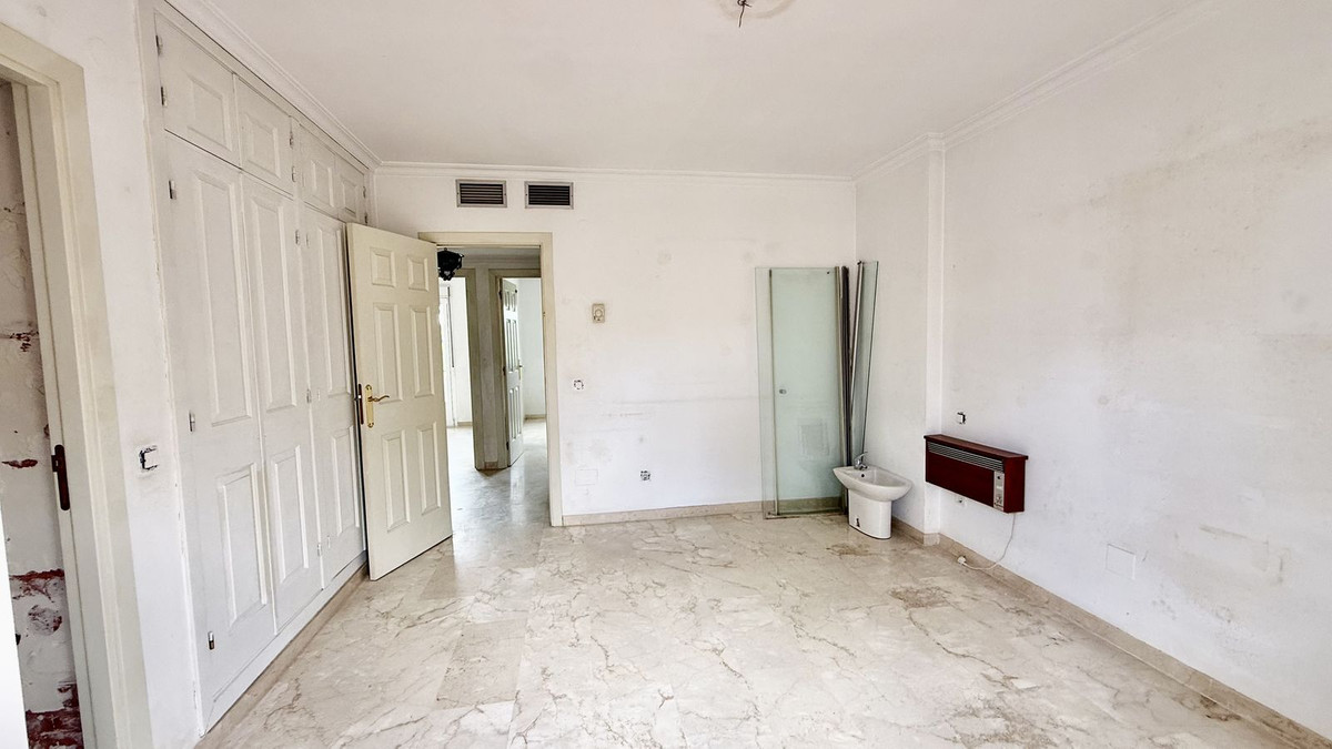 4 Bed Townhouse for sale in Puerto Banús Costa Del Sol, Málaga, Spain