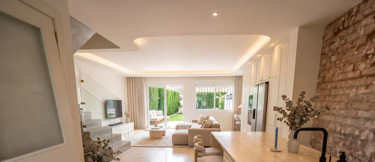4 Bed Townhouse for sale in Puerto Banús Costa Del Sol, Málaga, Spain