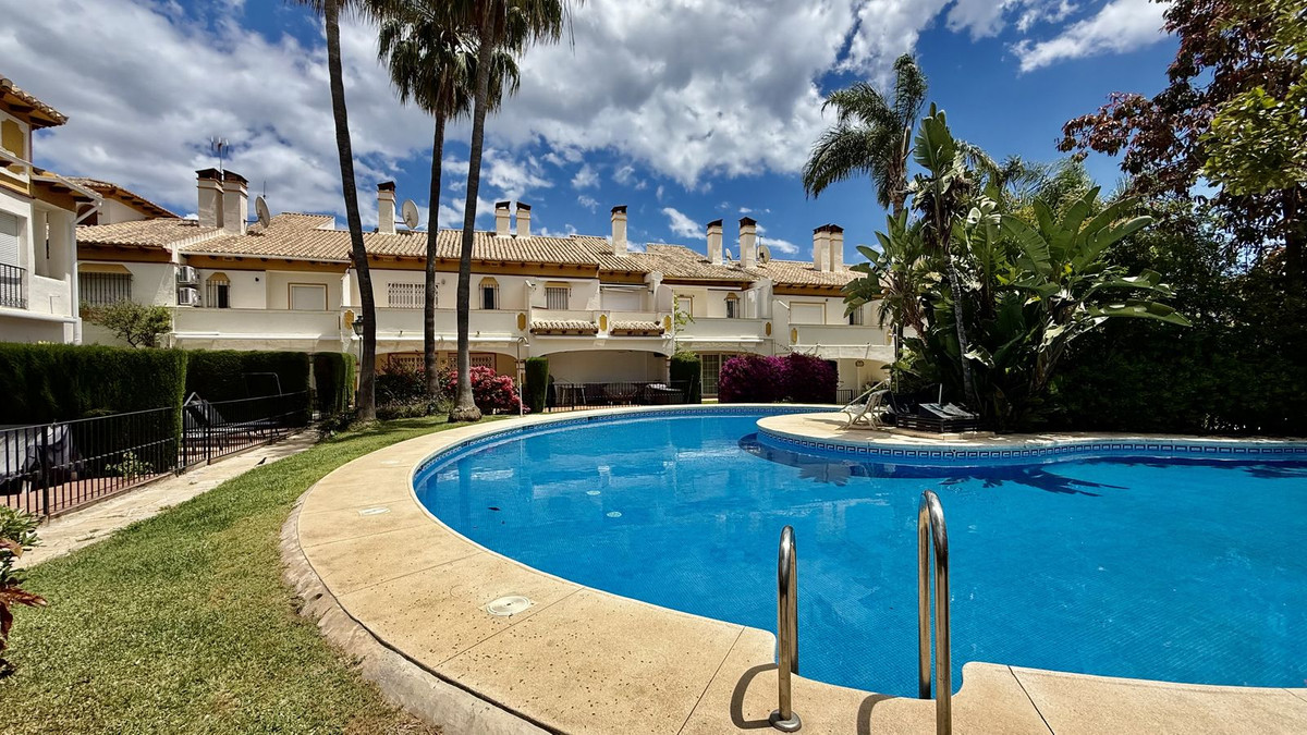 4 Bed Townhouse for sale in Puerto Banús Costa Del Sol, Málaga, Spain