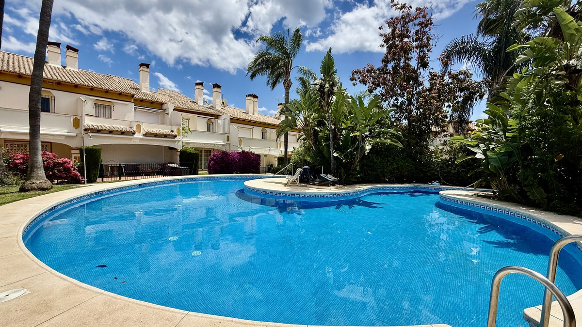 4 Bed Townhouse for sale in Puerto Banús Costa Del Sol, Málaga, Spain
