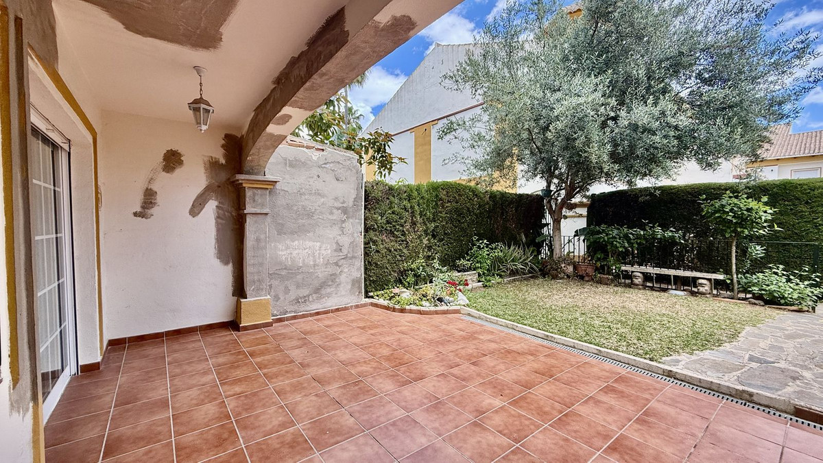 4 Bed Townhouse for sale in Puerto Banús Costa Del Sol, Málaga, Spain
